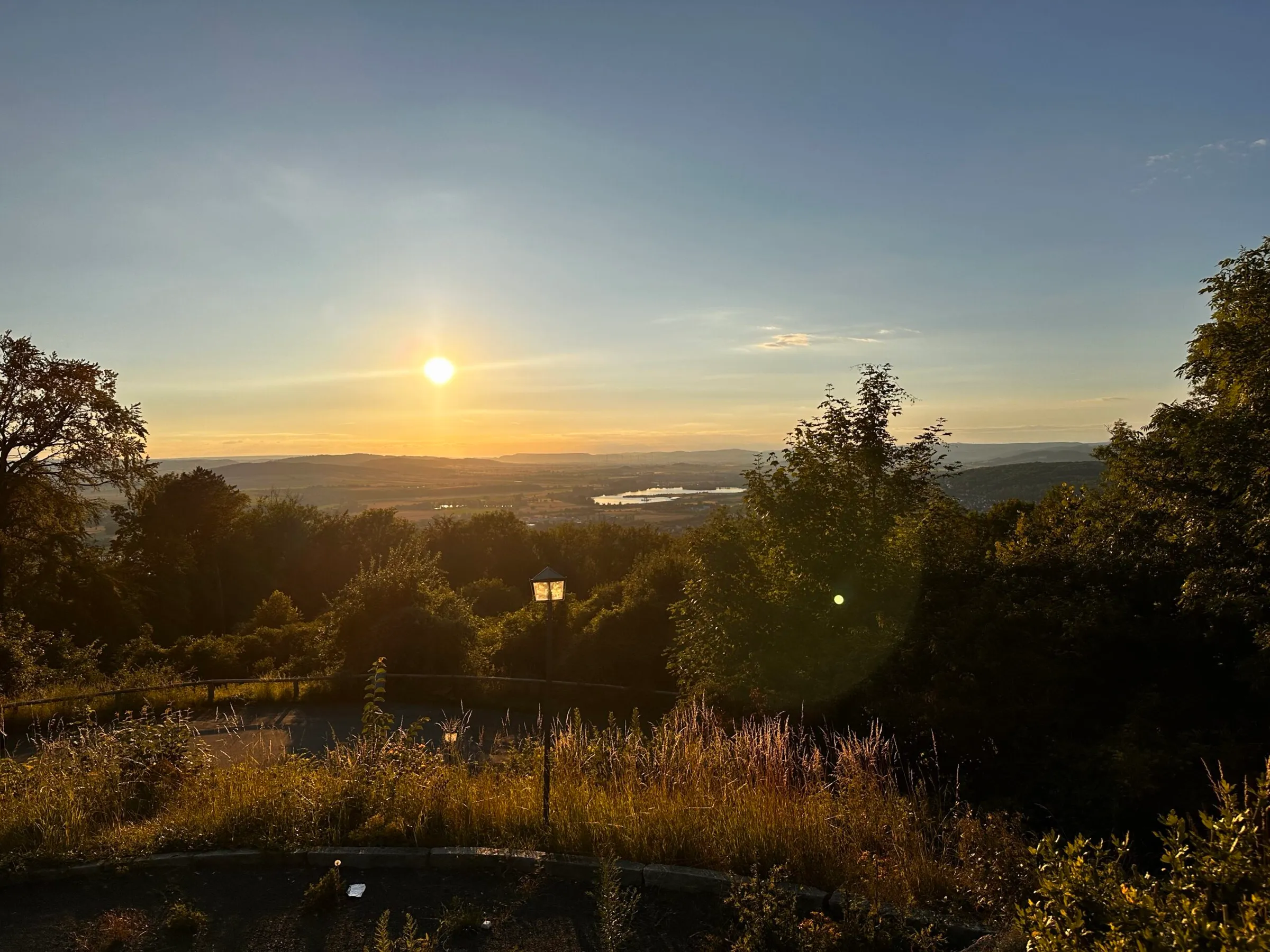 Goldener Sonnenuntergang über den Kiesseen bei Northeim